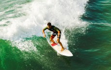 爱游戏体育官方网站-沙特队东征日本蓄力澳洲，遗憾仅一球击败中国